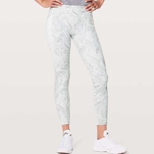 Lululemon Breezy Dot Tight 25"